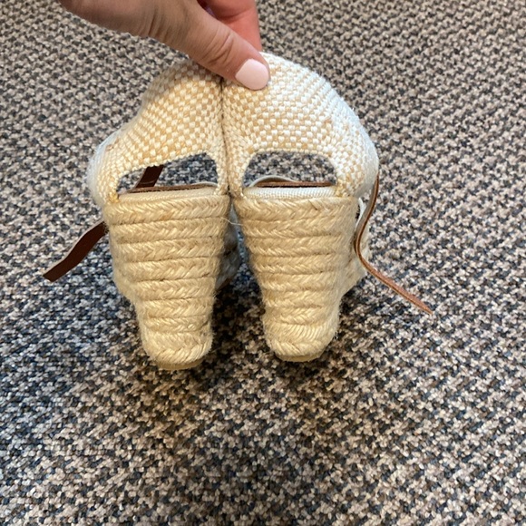 Suede cream colored wedges - Picture 2 of 7